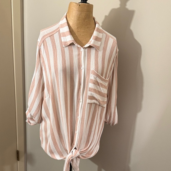 Casual Striped Button-Down Shirt - Pink and White - Picture 5 of 7